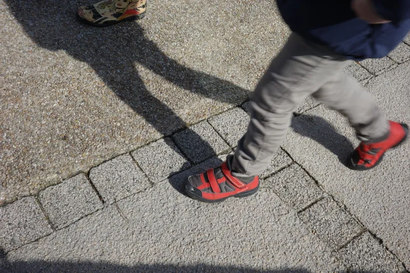 Close Your Eyes and Walk: The Hidden Language of Sound, Smell, and Texture That Cities Speak